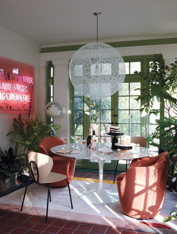 Mesa de Jantar Saarinen Tulipa Redonda - 137cm - Marmore Carrara - Imagem 2